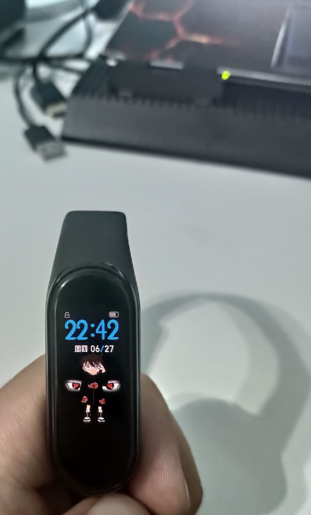 978