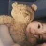 捧着风的少女